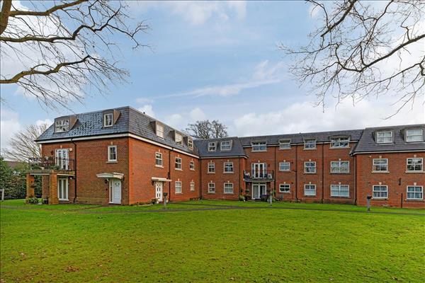 Arbrook Hall, Claygate, KT10 photo 4