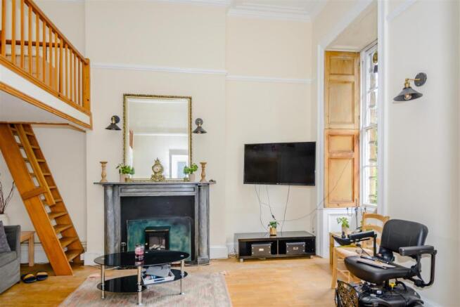 8435583-interior14.jpg