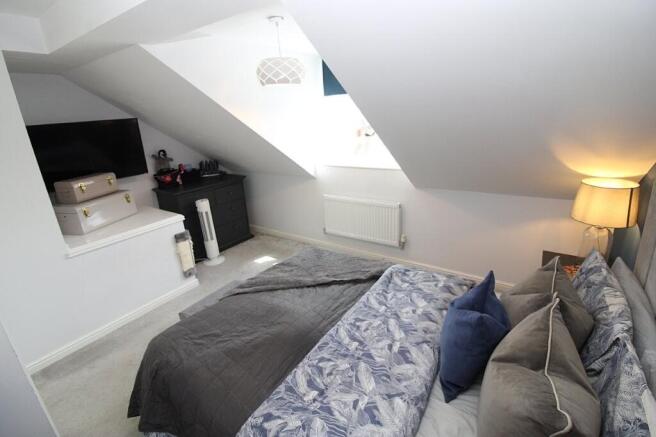 3 bed Semi-Detached for sale Image 10