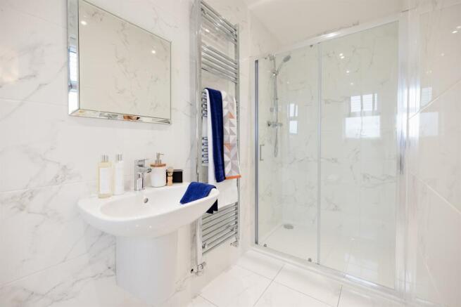 4 bed Detached for sale Image 8