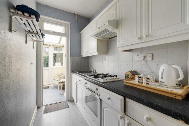Century Road, E17