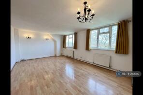 2, 36 Cotswold Court, Holly Park Road, New Southgate, London N11 3HP