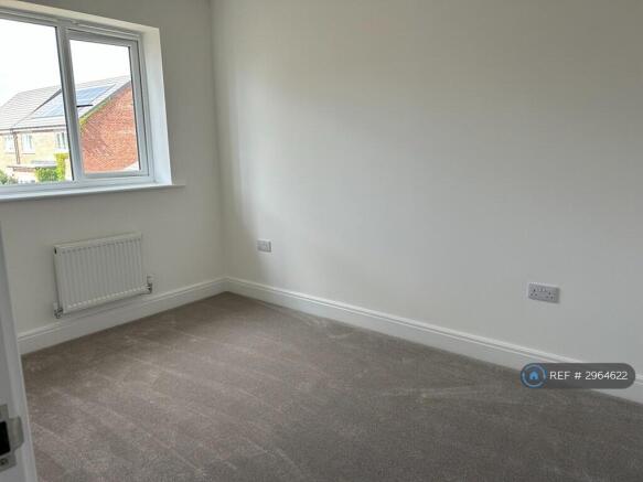 3 bed Semi-Detached to rent Image 11