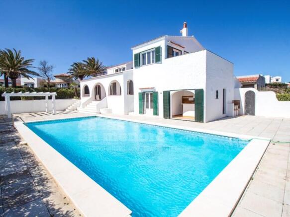 Villa with sea views in S'Algar