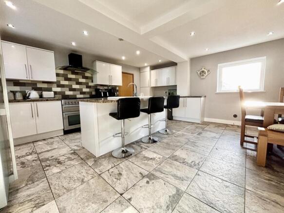 Kitchen/Dining Room