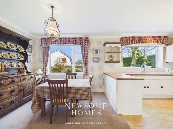 Kitchen/ Dining Room