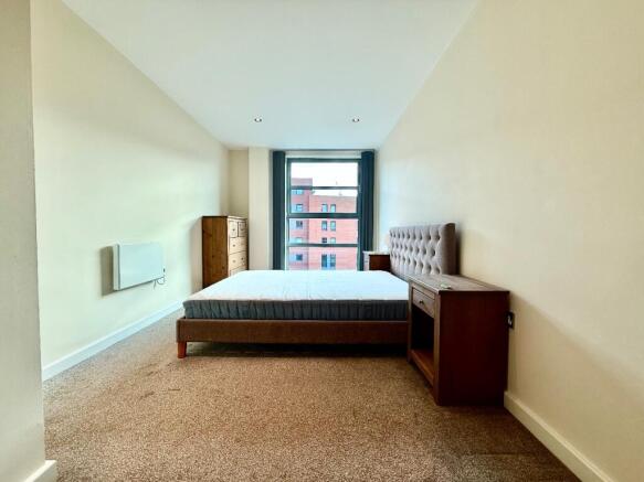 2 bed Apartment to rent Image 11