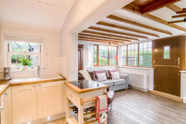 KITCHEN/DAY ROOM