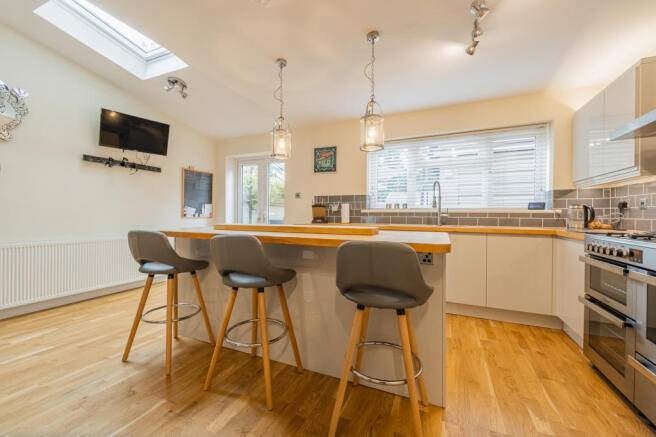 Kitchen (Alt)