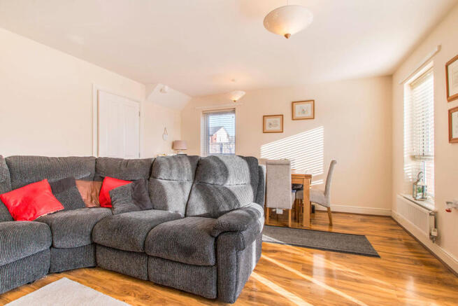 Living Room / Dining