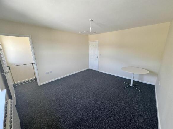 Bedroom 1 (2/2)