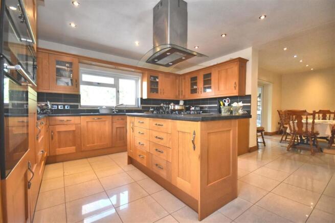 kitchen 3.jpg