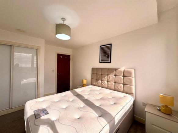 Bedroom pic 3.jpeg