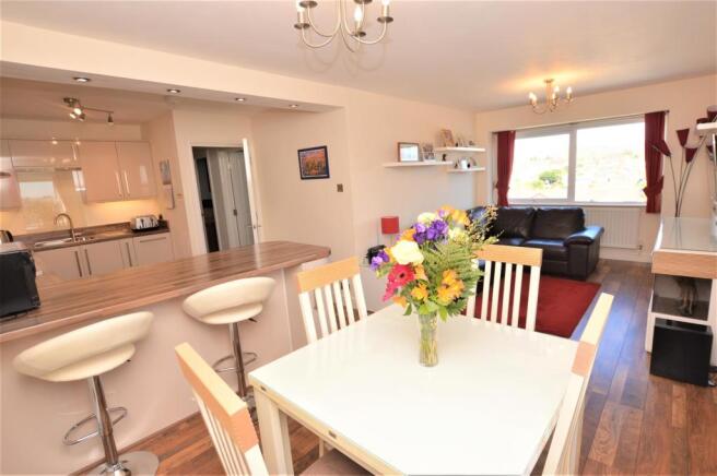 Open-Plan Kitchen/Living Room (L-Shaped)