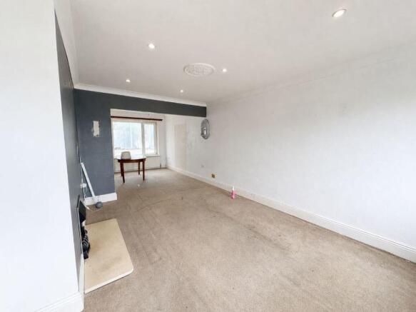4 bed Semi-Detached for sale Image 9