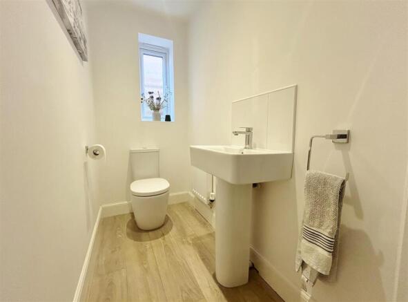 3 bed Detached for sale Image 6