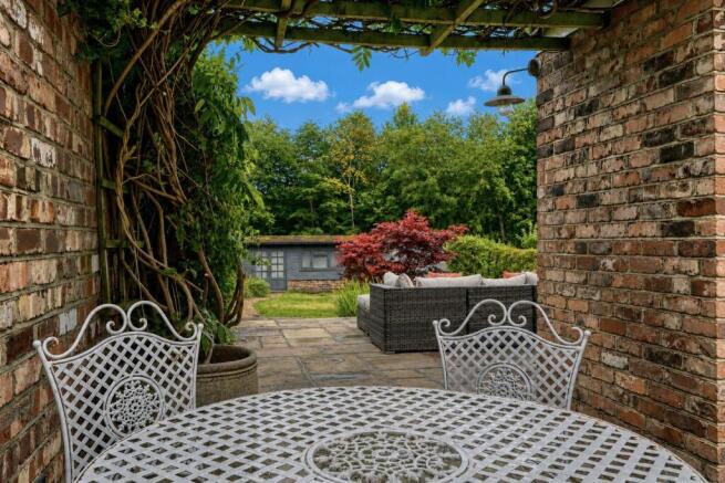 4 bed Semi-Detached for sale Image 11