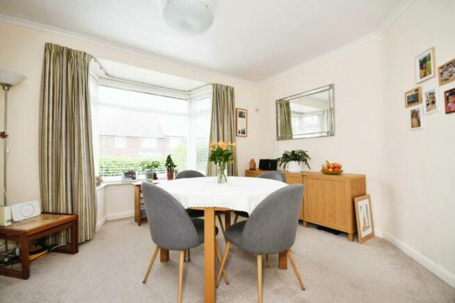DINING ROOM.jpg