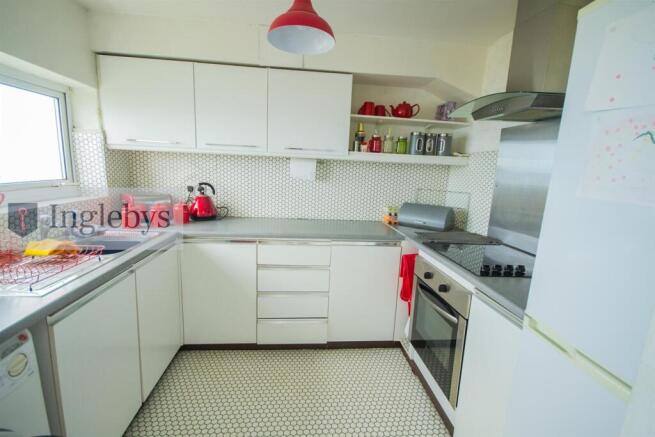 2 bed Apartment for sale Image 10