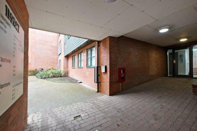 1 bed Apartment to rent Image 9