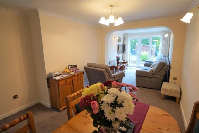 Lounge/Dining Room