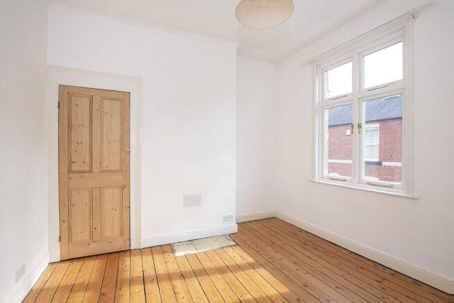 2 bed Terraced to rent Image 8
