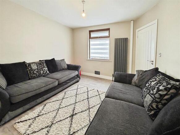 3 bed Semi-Detached for sale Image 7
