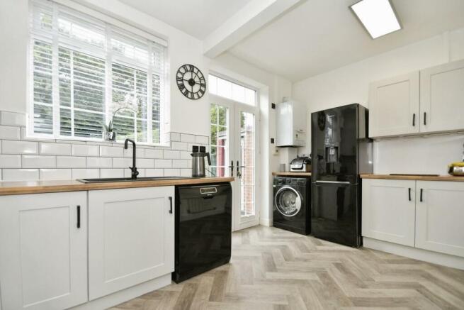 3 bed House to rent Image 9