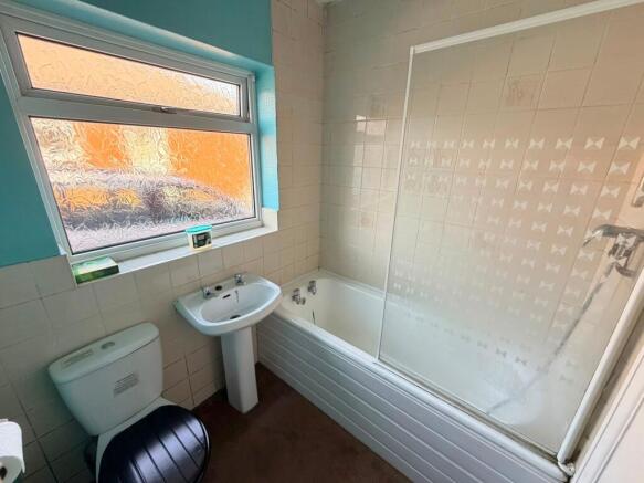 2 bed Semi-Detached Bungalow for sale Image 7