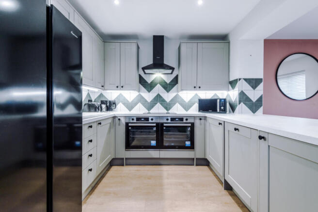 6 Capricorn Way, Kitchen, 3