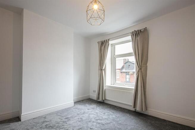 3 bed Terraced to rent Image 11