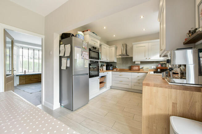 4 bed Detached for sale Image 5