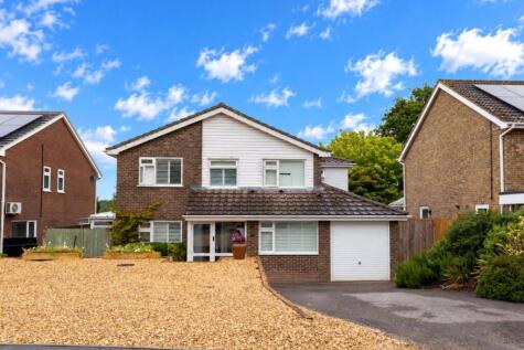 Chestnut Close, Liphook, Hampshire, GU30