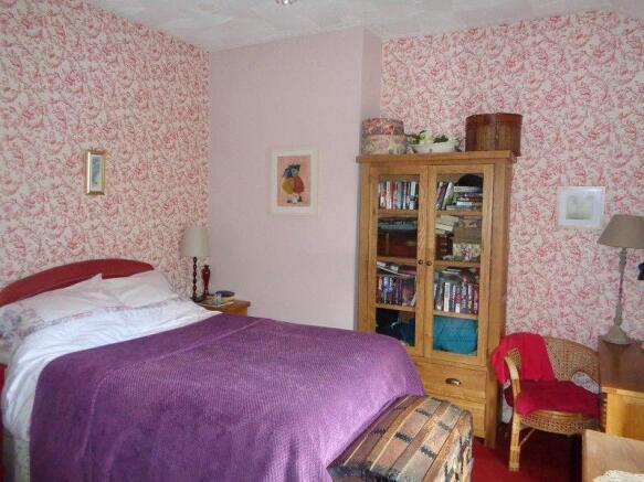 Bedroom 1 (FRONT)
