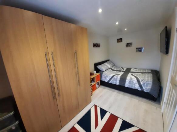Bedroom 2.jpg