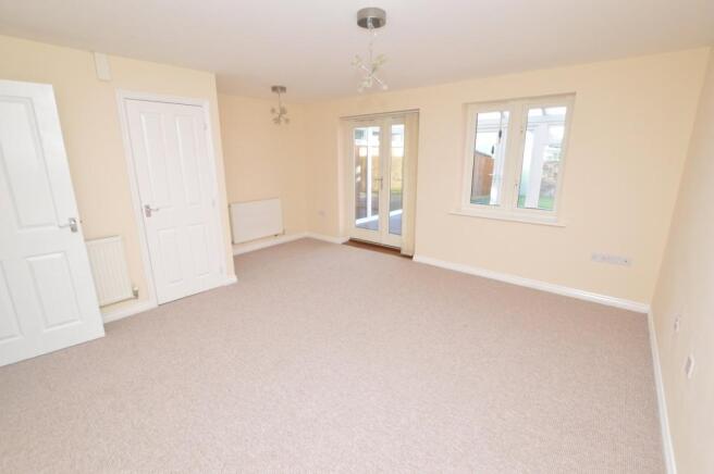 Lounge/Dining Room