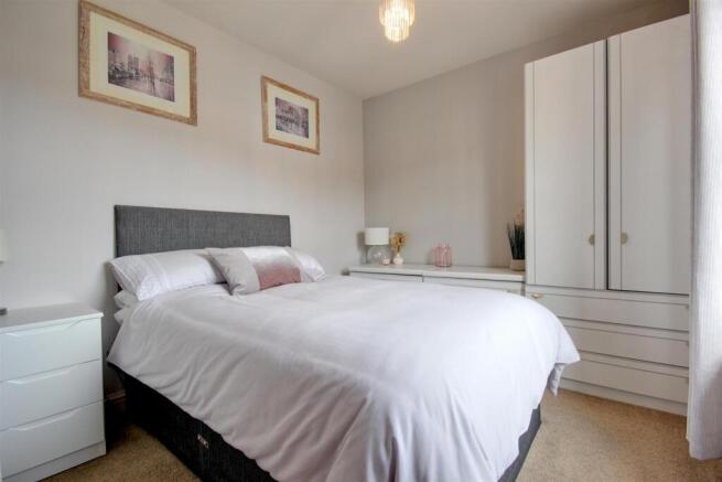 4 bed Detached for sale Image 9