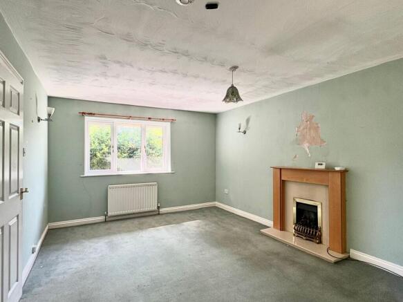 3 bed Detached Bungalow for sale Image 4