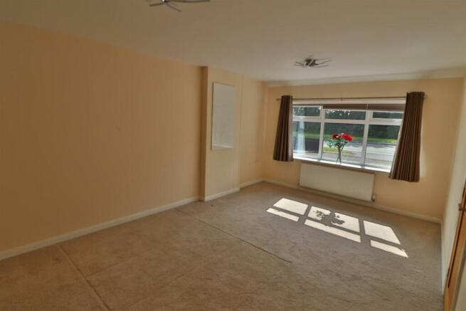 GrROUND FLOOR BEDROOM