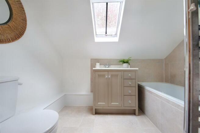 Bedroom 3 En-suite.jpg