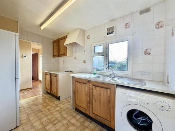 2 bed Park Home for sale Image 5