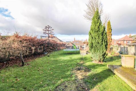 Holywell Lane, Castleford