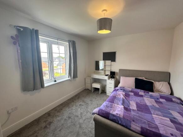 4 bed Detached for sale Image 9