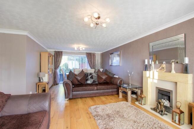 Lounge/Dining Room