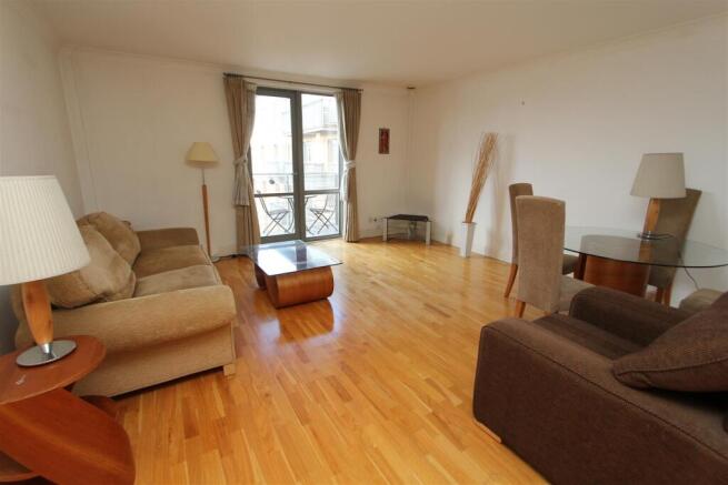 Living Room1.JPG