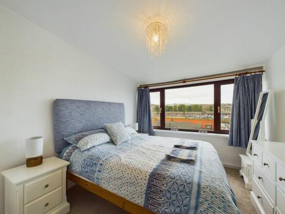 2 bed Terraced for sale Image 8