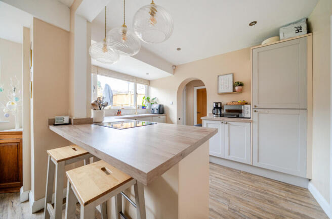 4 bed Semi-Detached for sale Image 5
