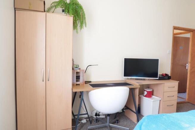 Bedroom 2 desk