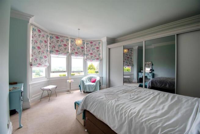 8421220-interior15.jpg