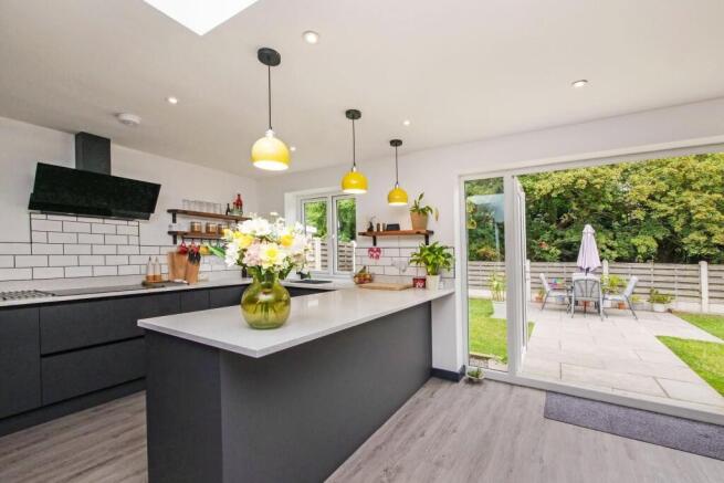 2 bed Semi-Detached Bungalow for sale Image 6